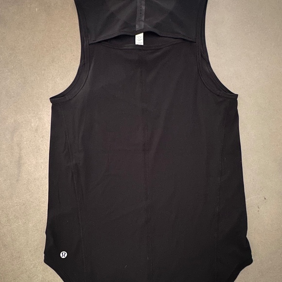 Lululemon Sculpt Tank with Back Vent - in excellent condition! - Picture 5 of 8